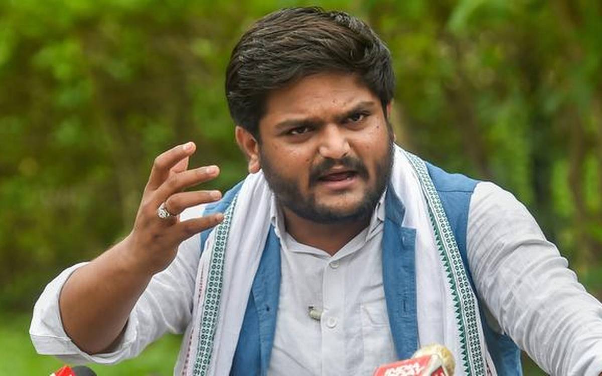 latest-hardik-patel-father-death-samachar-covid-hardik-patel-father-bharat-patel-died-of-coronavirus