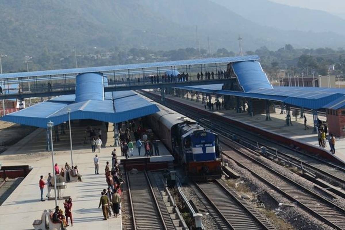 Railway Biometric Token : હવે જનરલ કોચમાં મળશે રિઝર્વેશન જેવી સુવિધા ! રેલવે બાયોમેટ્રિક ટોકન સિસ્ટમ લાગુ કરશે