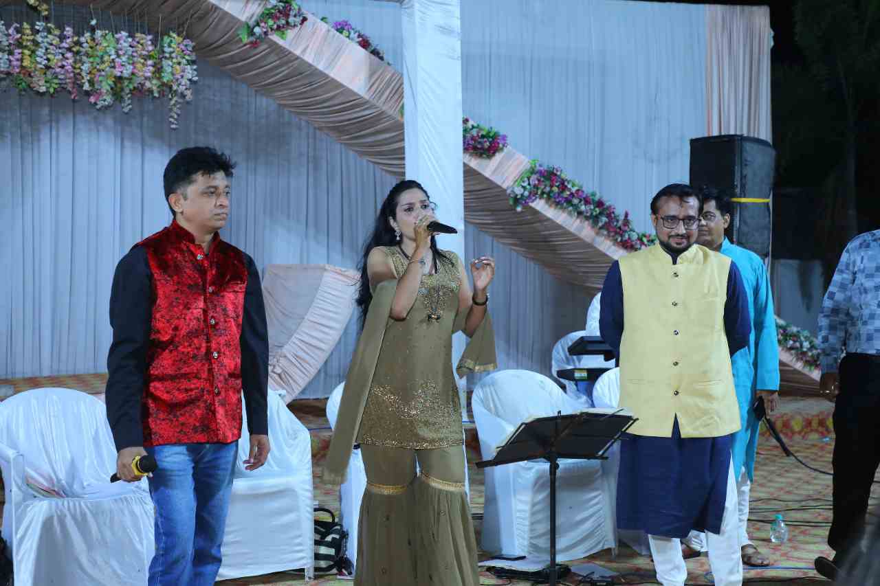 સુરતમાં નવા ઘરની કરી અનોખી ઉજવણી, રકતદાન શિબિર દ્વારા 53 રક્તયુનિટ એકઠું કરી અપાયો સામાજિક સંદેશ