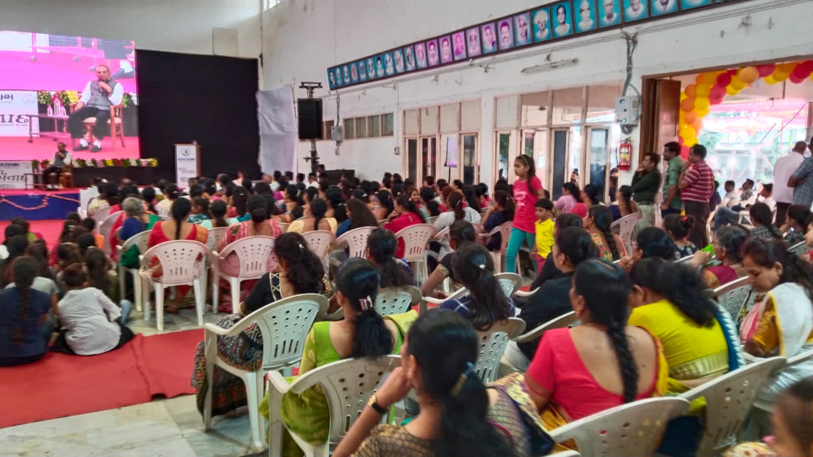 મહીસાગરમાં માનવ મહેરામણ ઉમટિયું...લુણાવાડા ખાતે યોજાયો યુવા સંવાદ