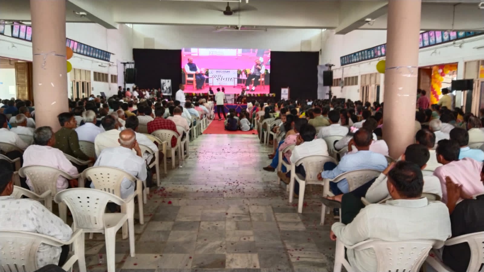 મહીસાગરમાં માનવ મહેરામણ ઉમટિયું...લુણાવાડા ખાતે યોજાયો યુવા સંવાદ