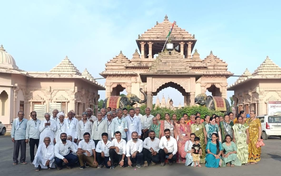 સુરતમાં યુવા સંસ્કૃતિ ચેરિટેબલ ટ્રસ્ટ દ્વારા યોજાઈ વડીલ યાત્રા 