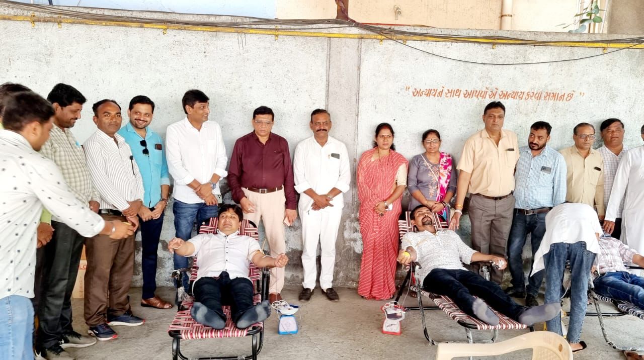 જીવરાજભાઈ ધારૂકાવાળાના 76માં જન્મદિવસે અનેક સંસ્થાઓ દ્વારા શહેર ભરમાં સામાજિક કાર્યક્રમોથી ઉજવણી