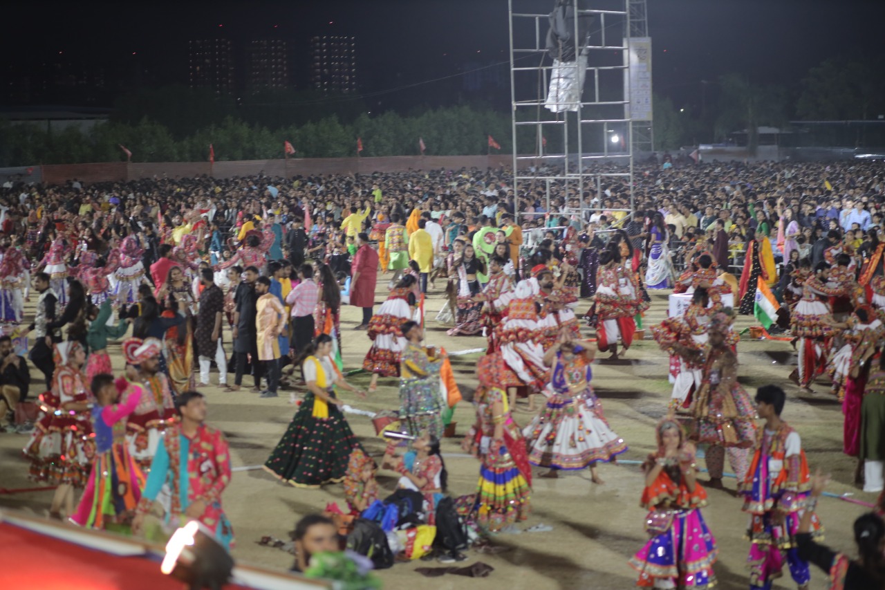 ખોડલધામ સુરત આયોજિત મહાઆરતીમાં ઉમટી પડ્યું માનવ મહેરામણ