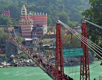 ઉત્તરાખંડમાં આ 10 સ્થળો આનંદની અનુભૂતિ કરાવશે. ટોપ ટ્રાવેલિંગ સ્થળો વિશે જાણો...